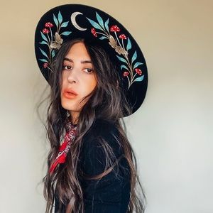 Luna Bloom hat HOLD FOR NICOLE